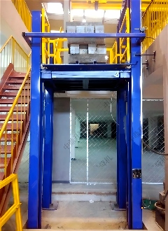 四柱90度进出口提升机:创新垂直运输方案,优化空间与物流效率(图4) 四柱90度进出口提升机:创新垂直运输方案,优化空间与物流效率(图4)