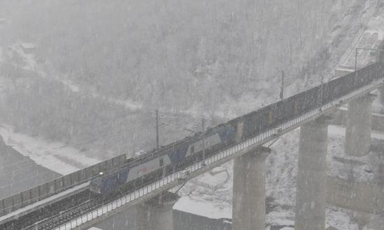 铁路人小寒坚守:冰雪凝寒怀揣春天(图10) 铁路人小寒坚守:冰雪凝寒怀揣春天(图10)